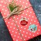 Wrapables Christmas Stickers Label Roll, Holiday Stickers for Sealing Cards, Envelopes, Gift Boxes, Festive Party Favors (500 pcs)